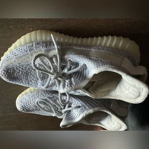 like new yeezy adidas Yeezy Boost 350 V2
Static (Non-Reflective)